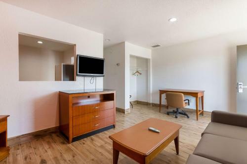 Hotel Studio 6 Englewood