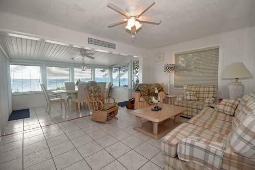 20-b Sand Dollar Ln