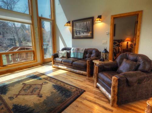 Rambling River Townhouse