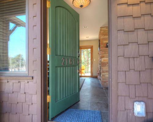 High Drive Cabin 2161