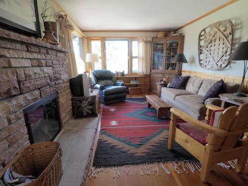 High Drive Cabin 2161