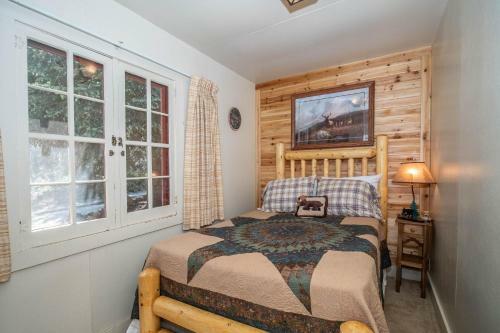 Monarch Cabin