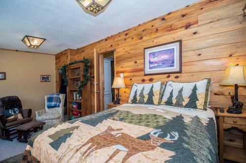 Monarch Cabin