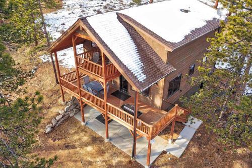 Crest Cabin