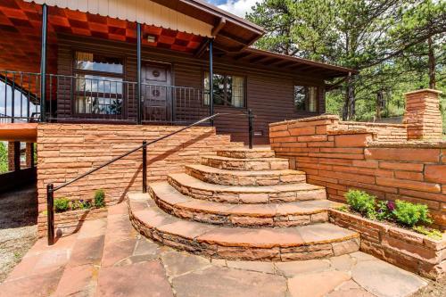 1650 Powelly Lane