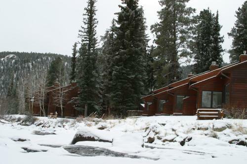 Hotel Boulder Brook On Fall River