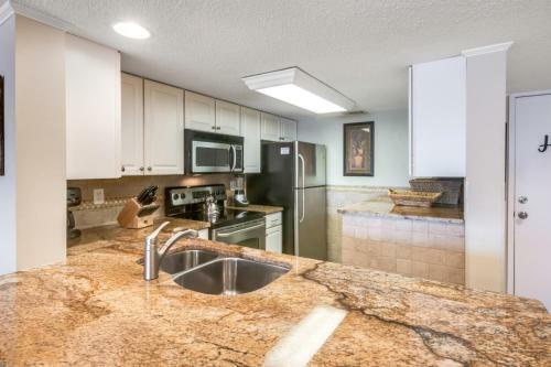 Apartamento High Surf Condo