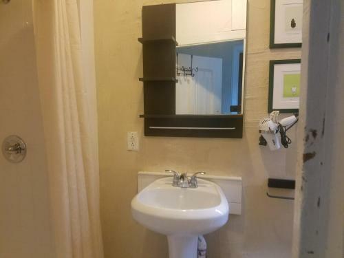Apartamento Spacious And Clean 1 Bedroom Studio