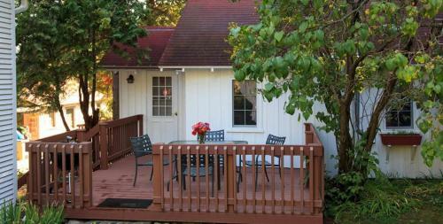 Posada Thorp House Inn & Cottages