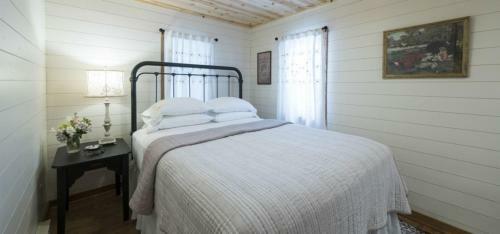 Posada Thorp House Inn & Cottages