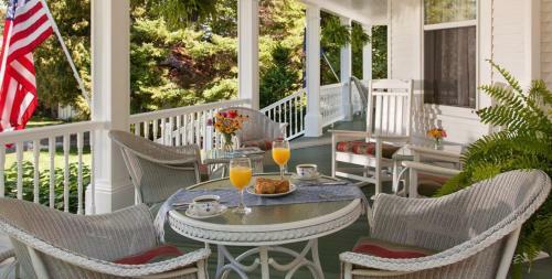 Posada Thorp House Inn & Cottages