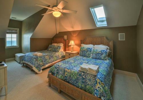 East Ashley Avenue 1414 - Trade Winds Home