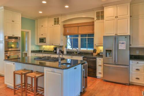 East Ashley Avenue 1414 - Trade Winds Home