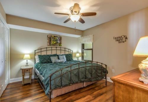 Apartamento Chas. Oceanfront 308 Condo
