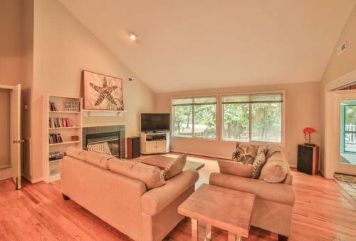 Easy Huron Avenue 0305 By The Sea Home