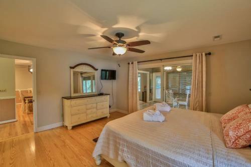 Easy Huron Avenue 0305 By The Sea Home