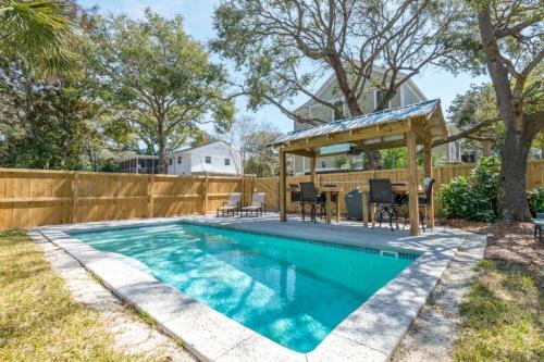 East Ashley Avenue 1008 - The Okeanos Home