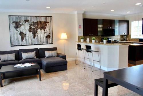 4 Bedroom House Close To Everything In Fll #906