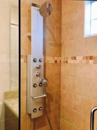 4 Bedroom House Close To Everything In Fll #906