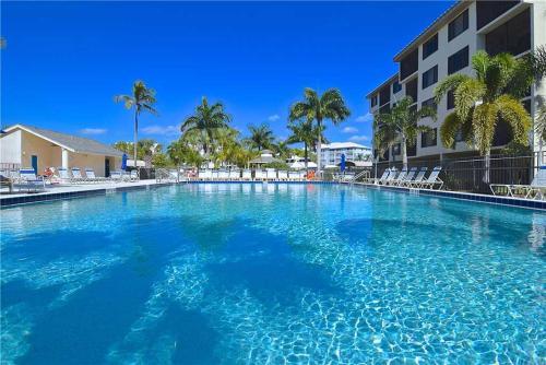 Santa Maria 306, 3 Bedrooms, Pool Access, Sleeps 6