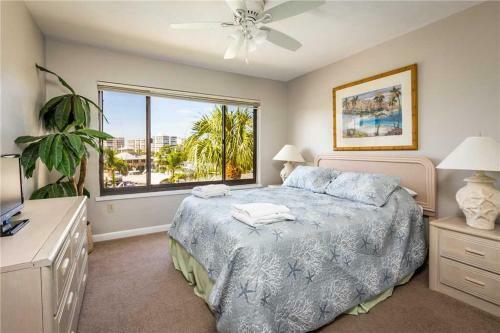 Santa Maria 306, 3 Bedrooms, Pool Access, Sleeps 6