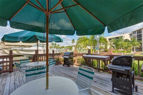 Santa Maria 306, 3 Bedrooms, Pool Access, Sleeps 6
