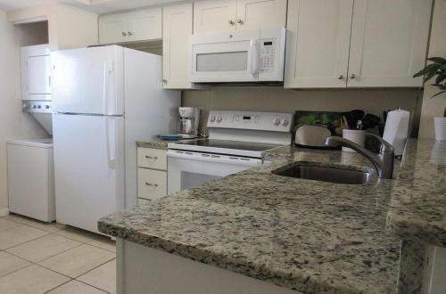 Carlos Pointe #131 Apartment