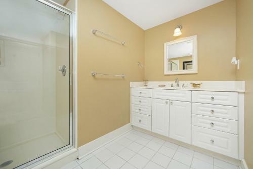 Apartamento Waterscape B210 - 1045247 Condo