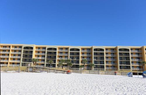 Azure Sunkissed Apartment