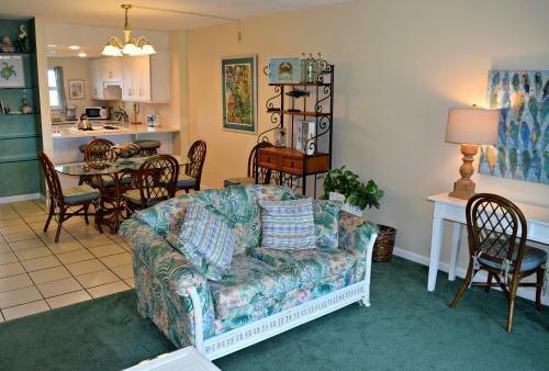 Apartamento Emerald Isle 312 Condo