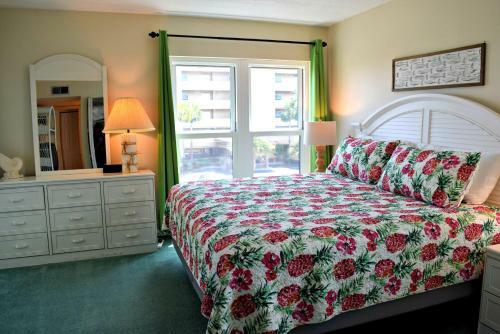 Apartamento Emerald Isle 312 Condo