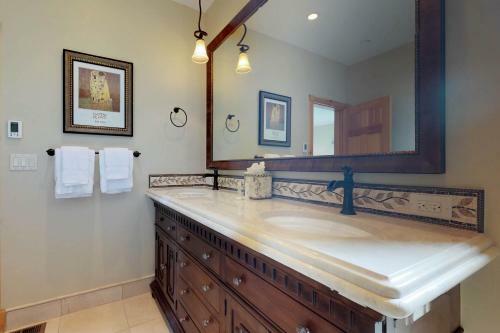 Water Dance Lakeside