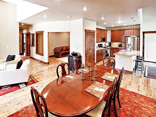 Apartamento 118 Ave 1 Frisco Condo