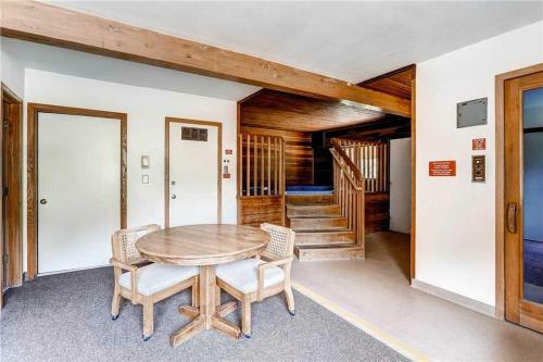 Apartamento Two-bedroom - Woodbridge Inn 302