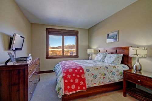 B202 Watertower Place Townhouse