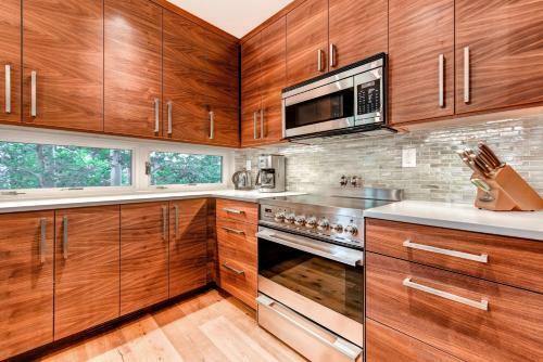 Four-bedroom Family Friendly House With Chef's Kitchen