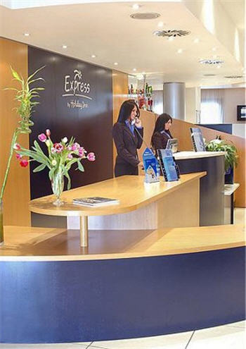 Hotel Holiday Inn East