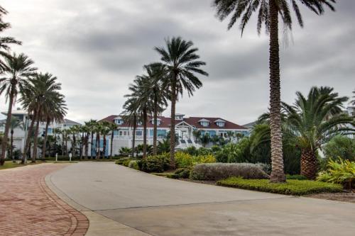 6 Flip Flops At Pointe West