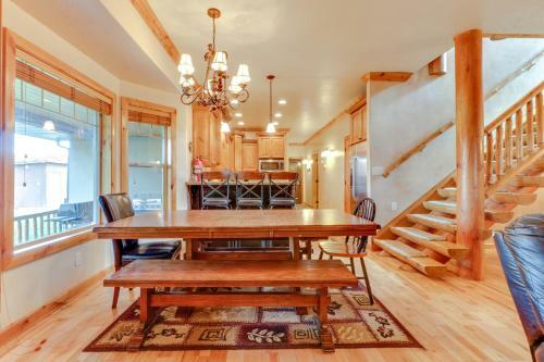 Lodge With Beach Access