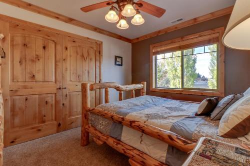 Lodge With Beach Access