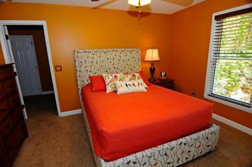 1110 Antler Hill
