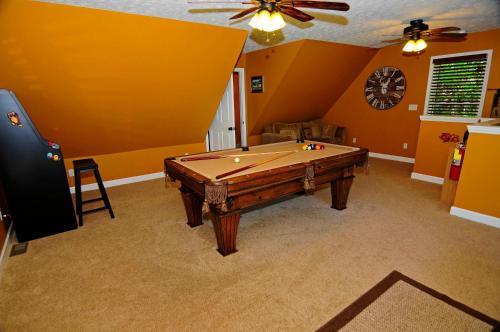 1110 Antler Hill
