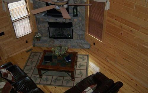 White Oak Lodge And Resort Three Bedroom Cabin #209