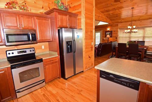 1715 Moonshine Hollow