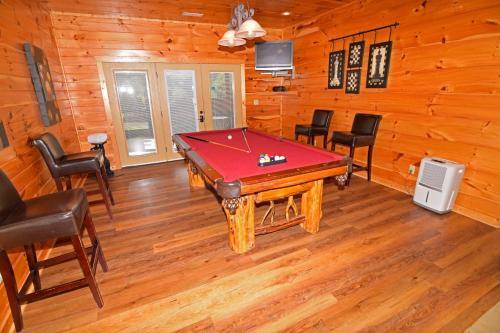 1715 Moonshine Hollow