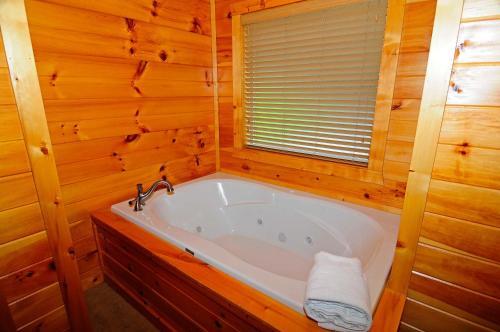 1715 Moonshine Hollow