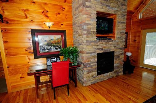1715 Moonshine Hollow