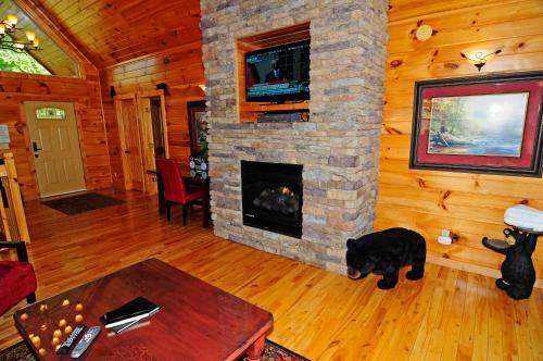 1715 Moonshine Hollow