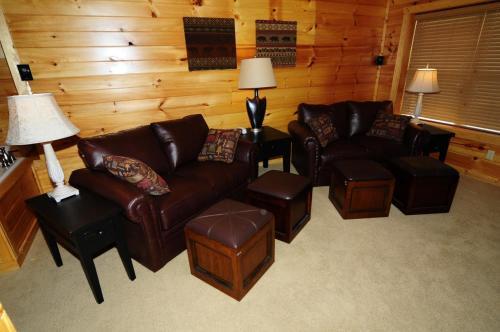 1715 Moonshine Hollow