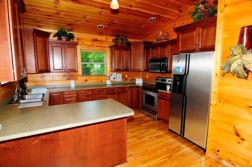1715 Moonshine Hollow